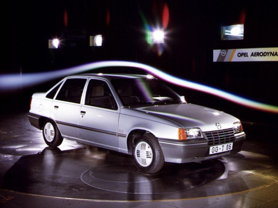 Opel Kadett Sedan '1984